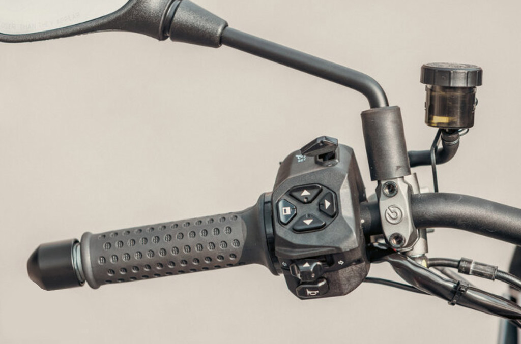 MOTO GUZZI V100 マンデーロ MOTO GUZZI V100 マンデーロ